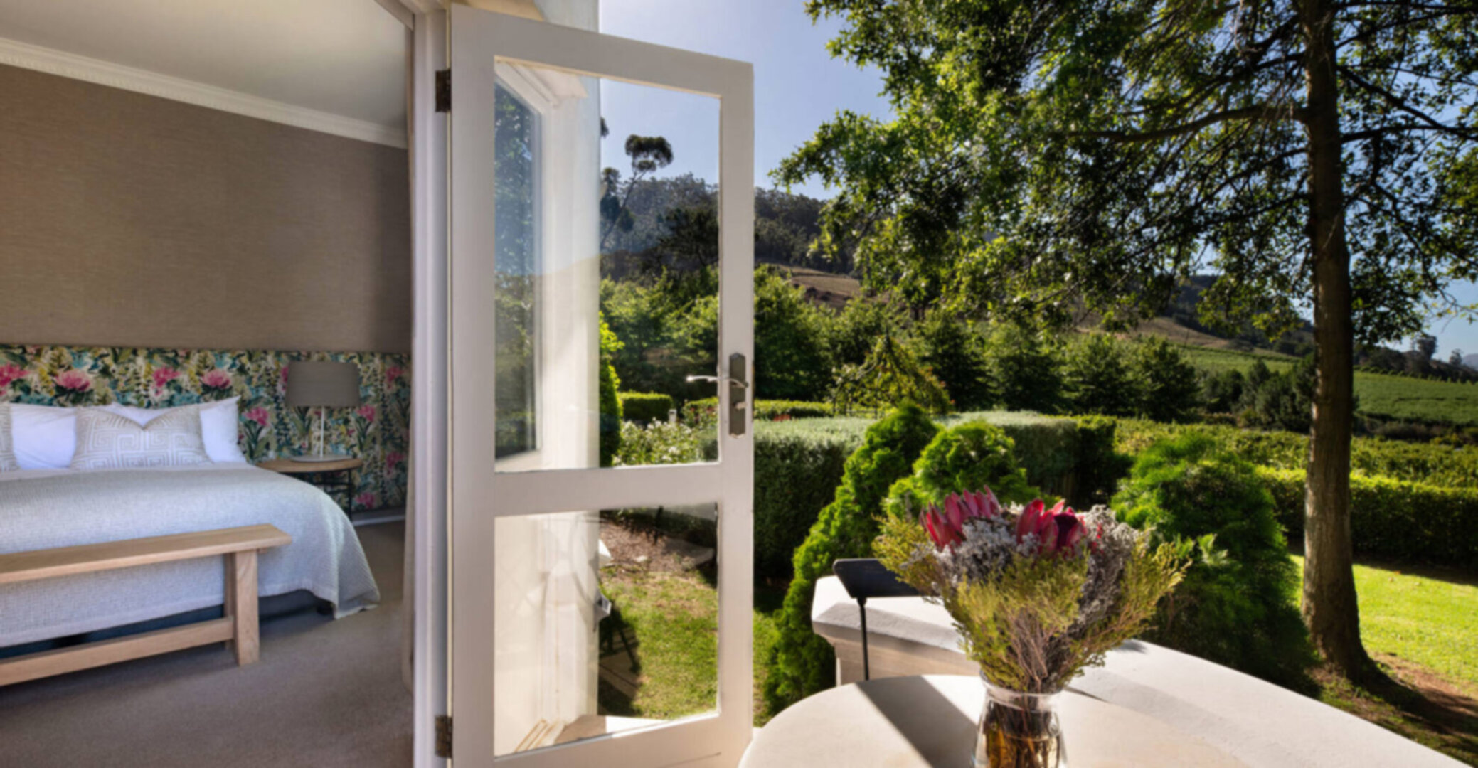 Elegant Merlot Room with Captivating Panoramas 1038