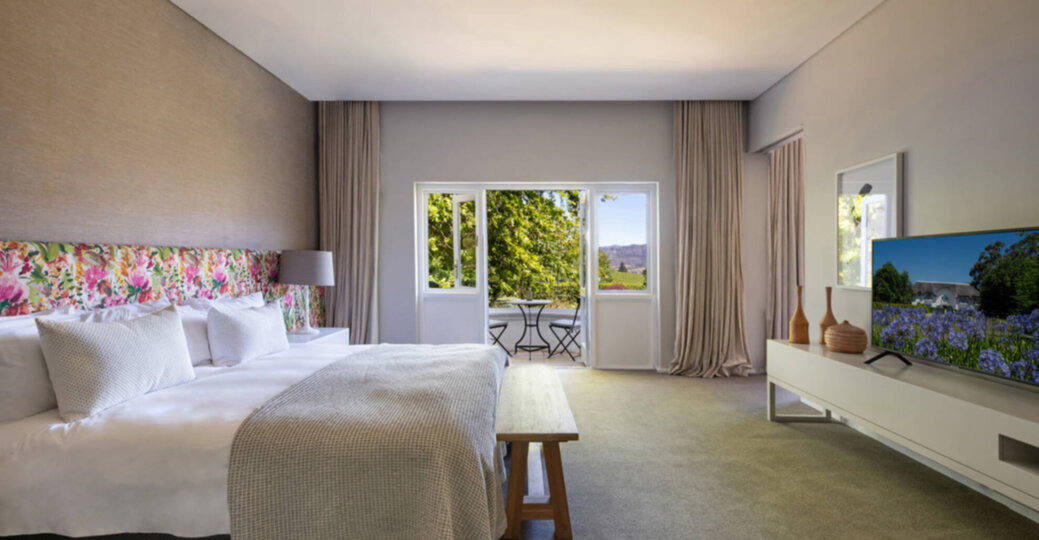 Elegant Pinotage Suites with Vineyard Mountain and Garden Views 1040