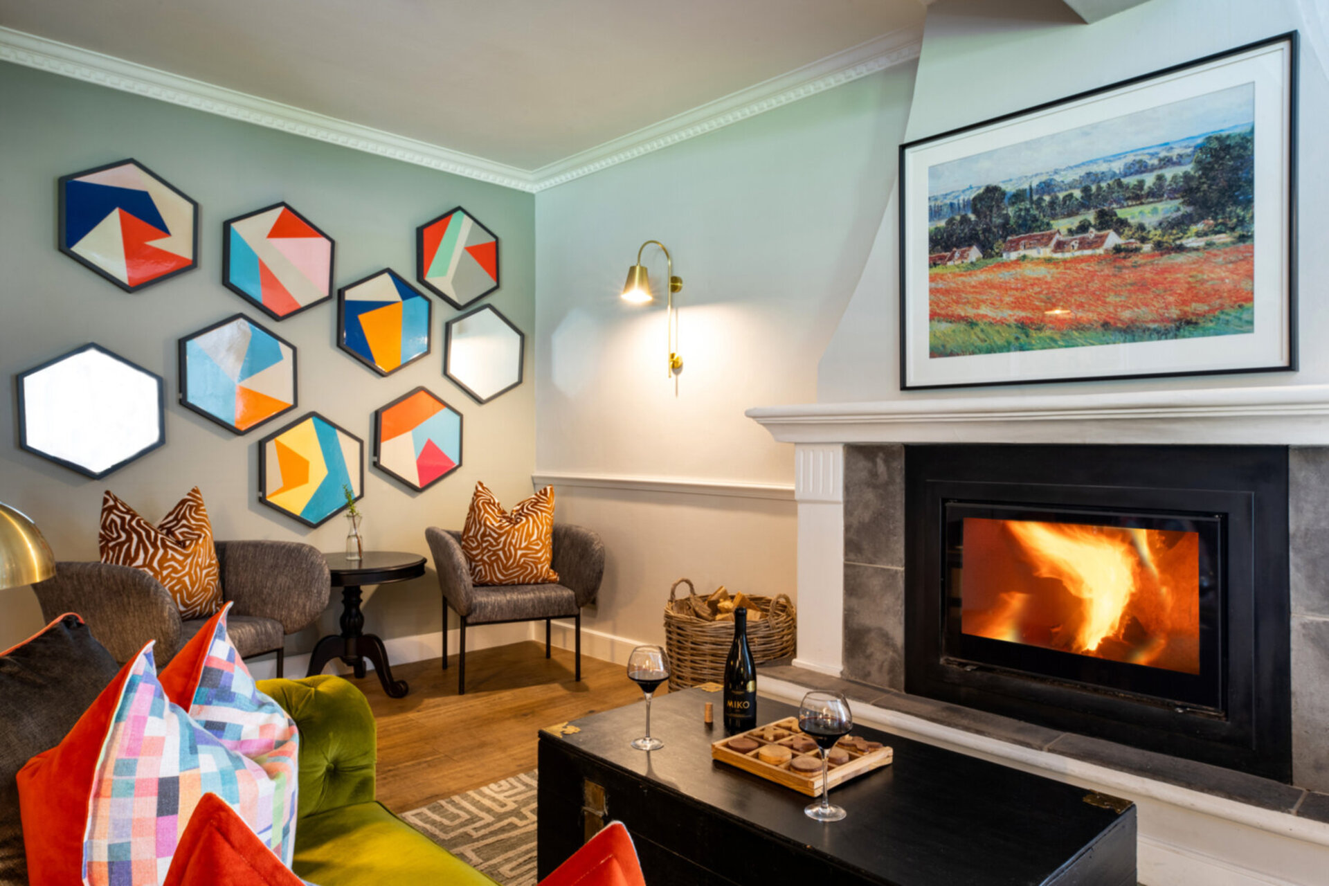 Chardonnay Room 1 with Manor Views 1044