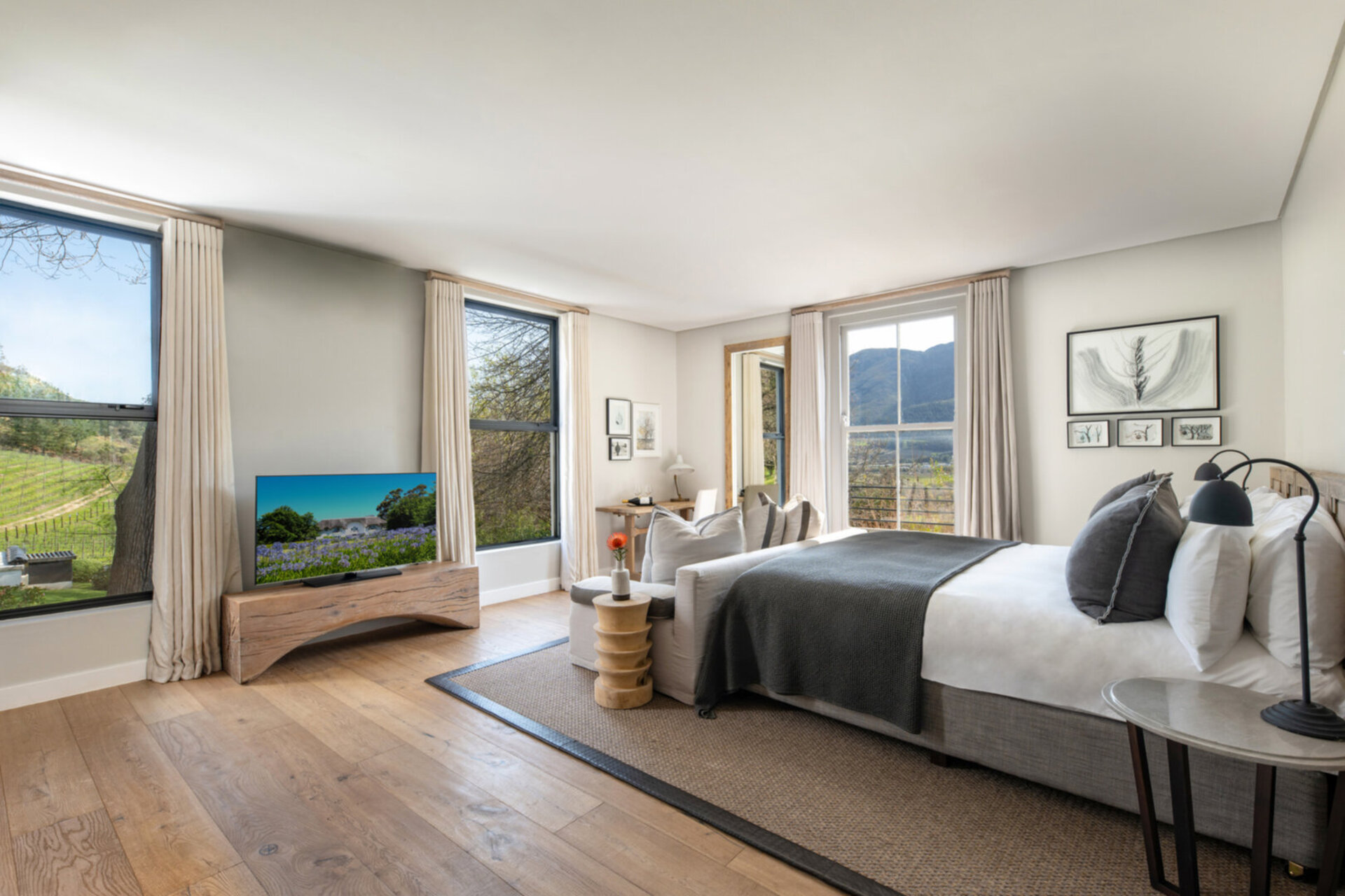 Chardonnay Room 2 Light Filled Elegant En Suite 1045