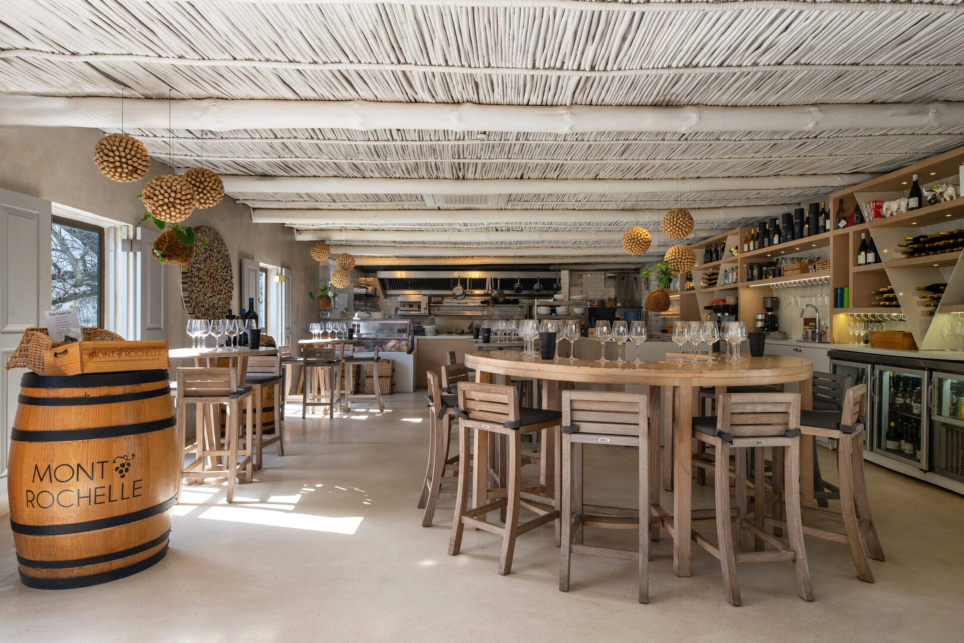 Viognier Room 1063