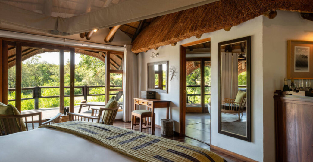 Elevated Treehouse Retreat with Bush Views 1056
