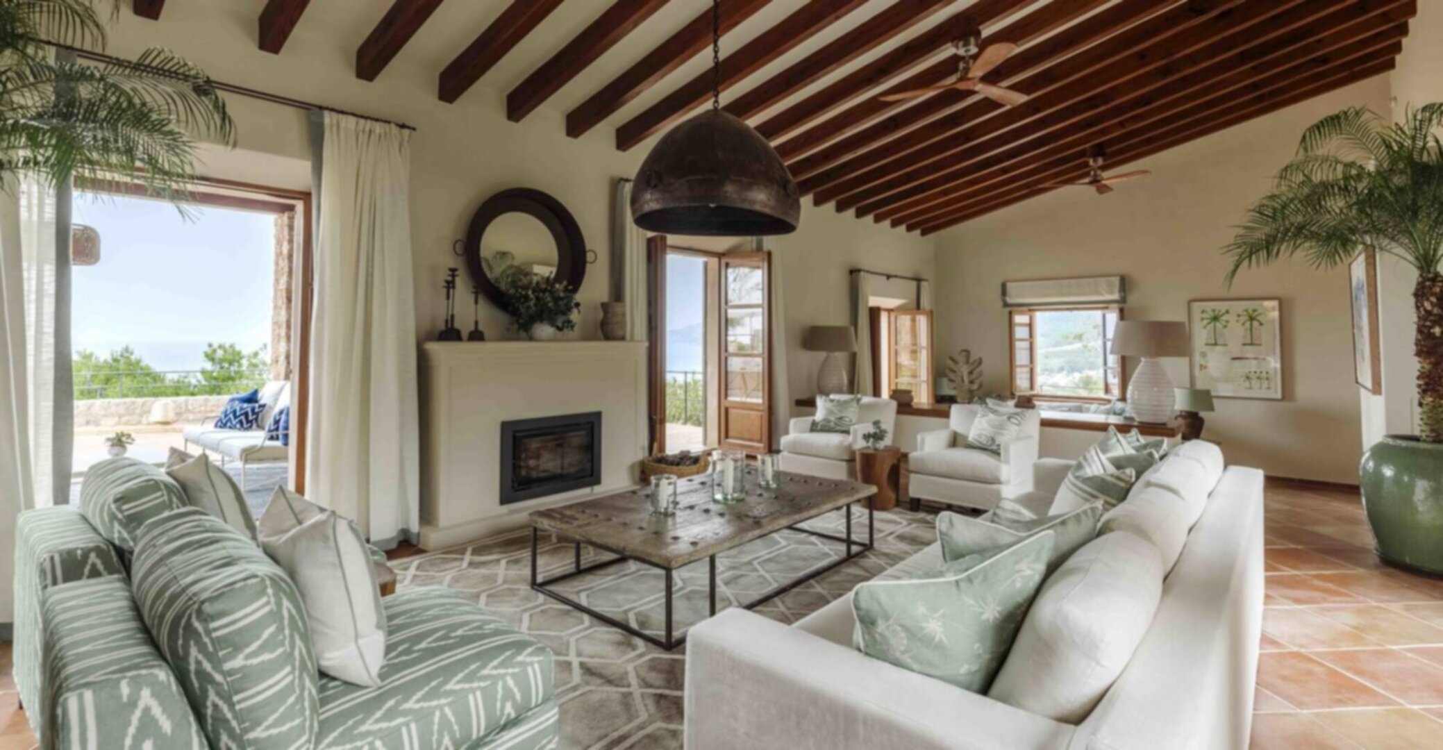 Eagle’s Point Luxury Villa with Mediterranean Views 1060