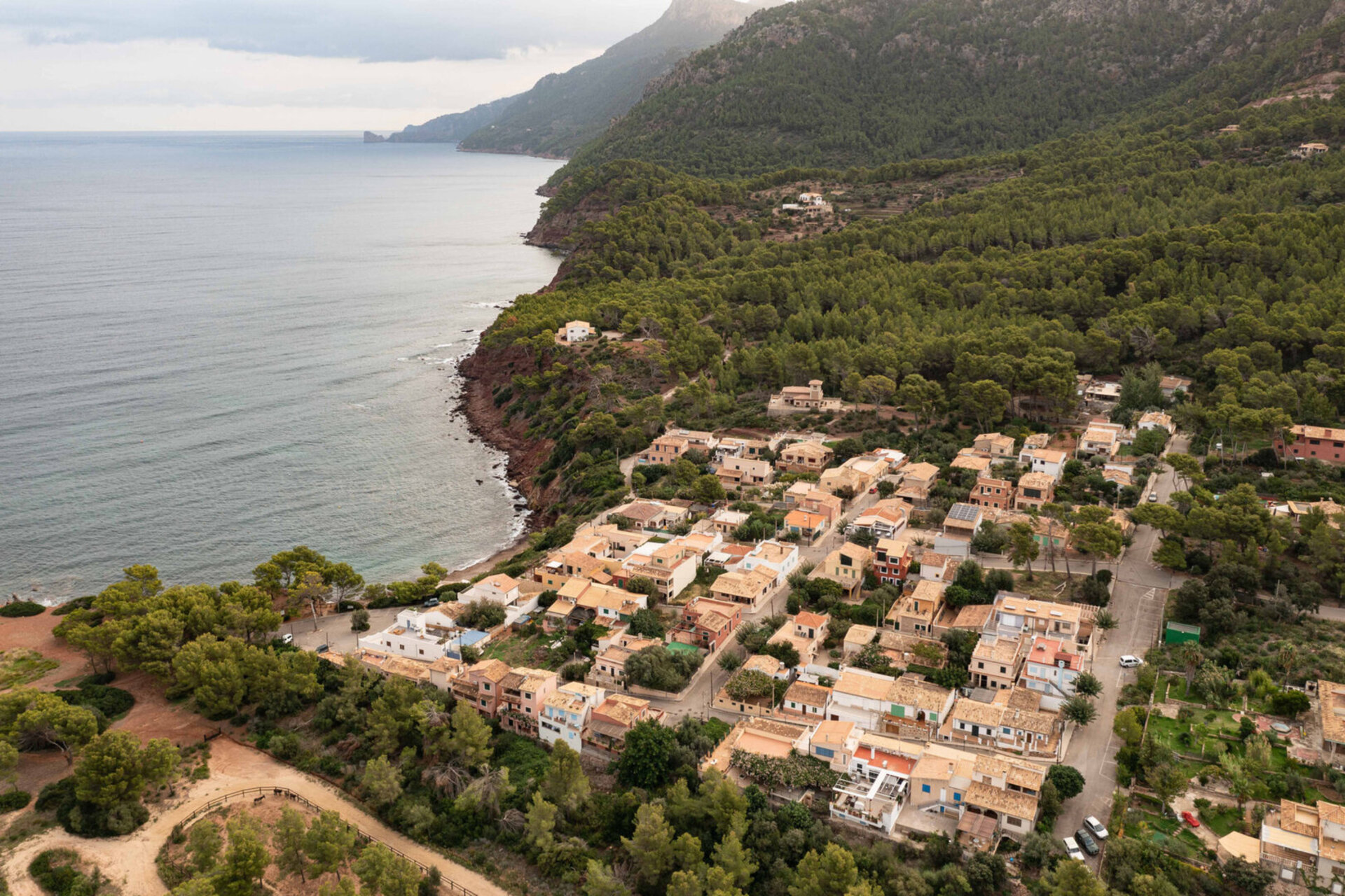 Eagle’s Point Luxury Villa with Mediterranean Views 1060