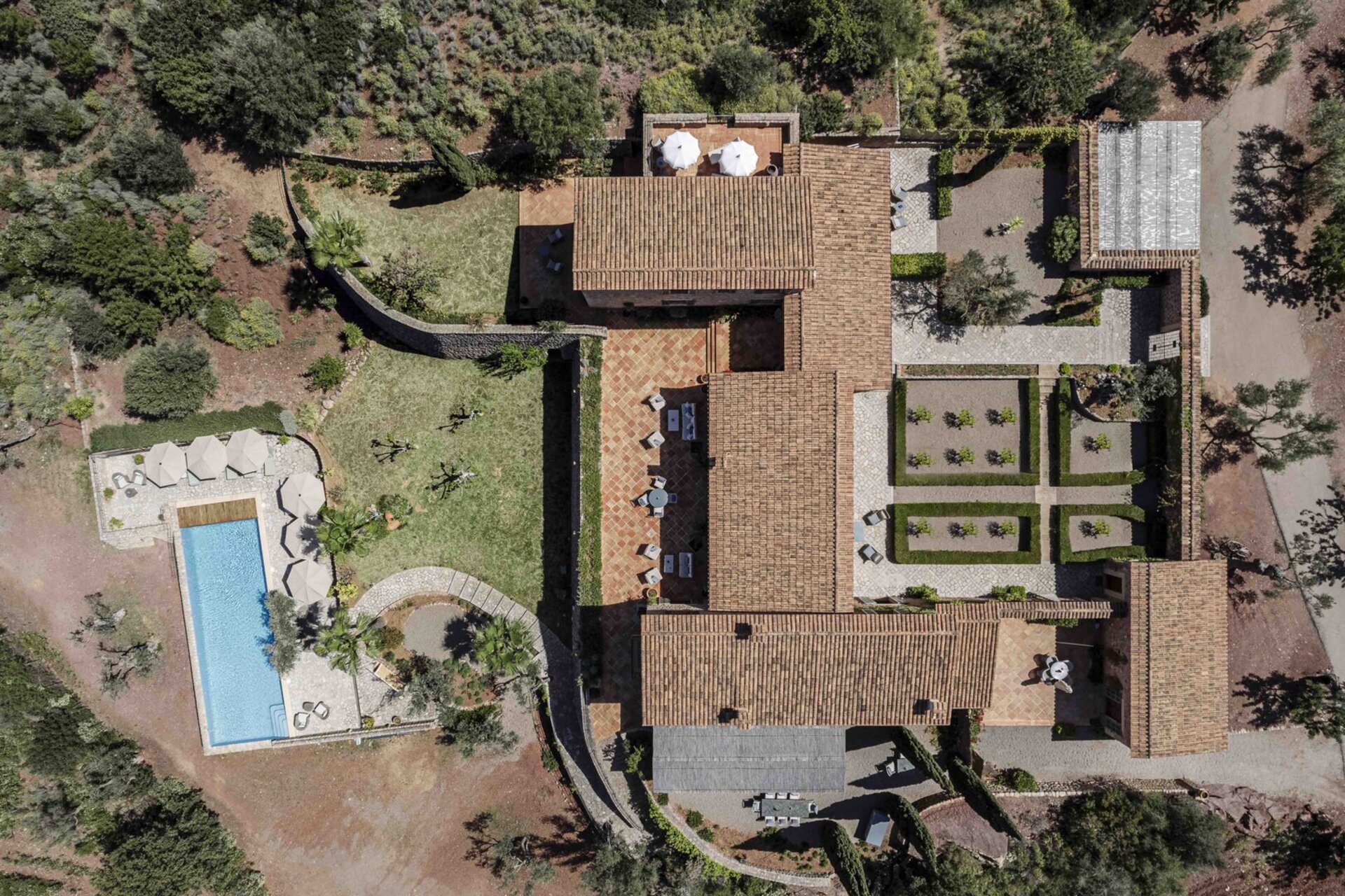 Red Earth Villa with Sea Views & Private Pool 1061