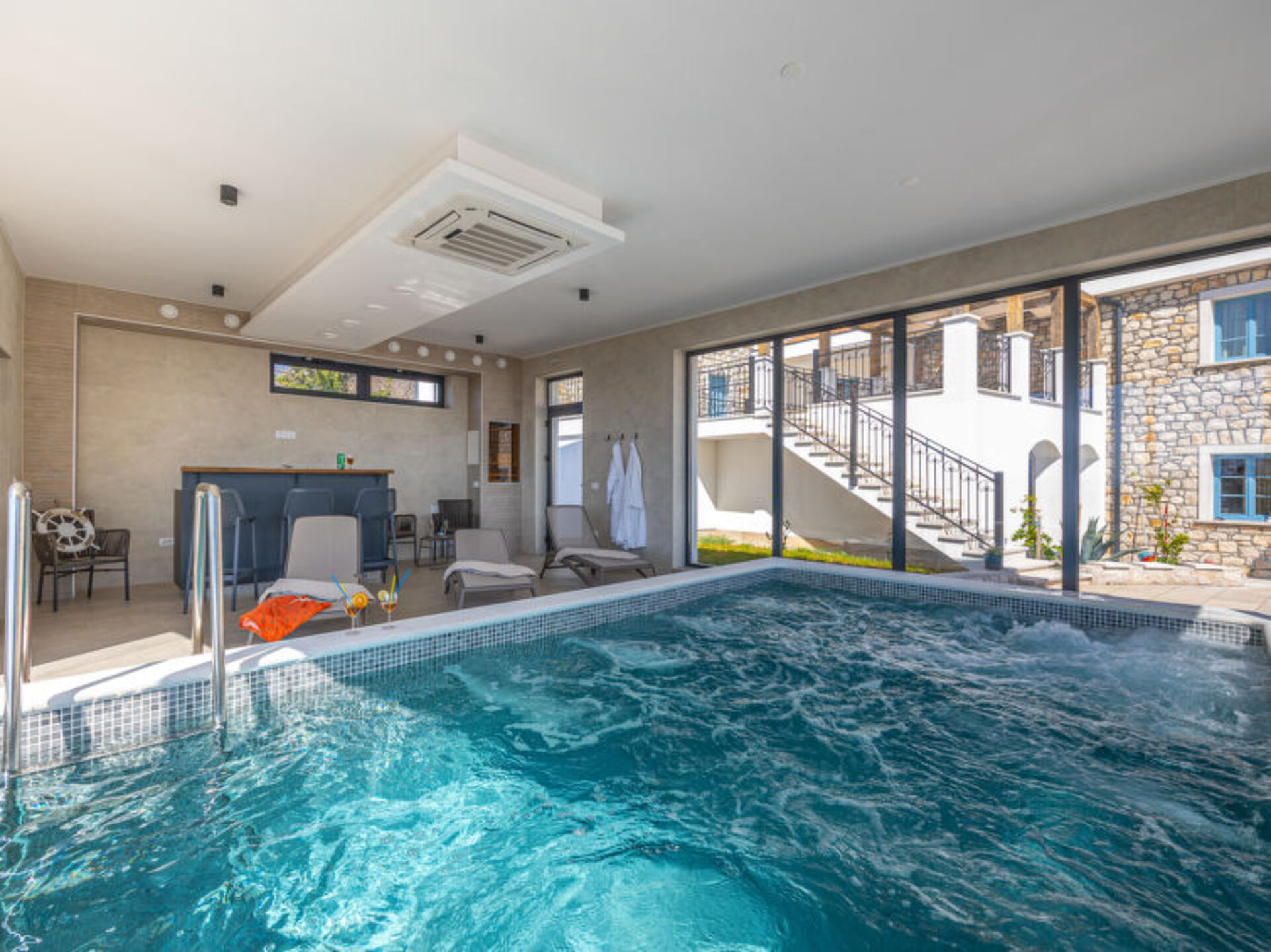 Pool Indoor