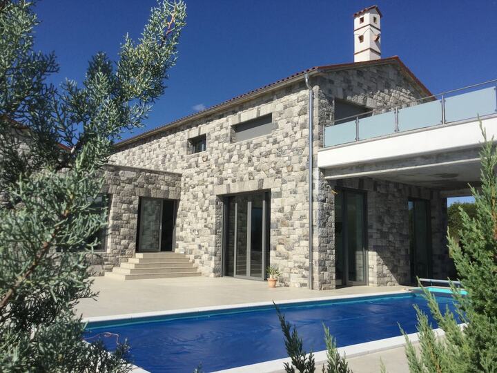 Luxury  in Perfect Location, Sežana Villa 1003, Sežana, Slovenia