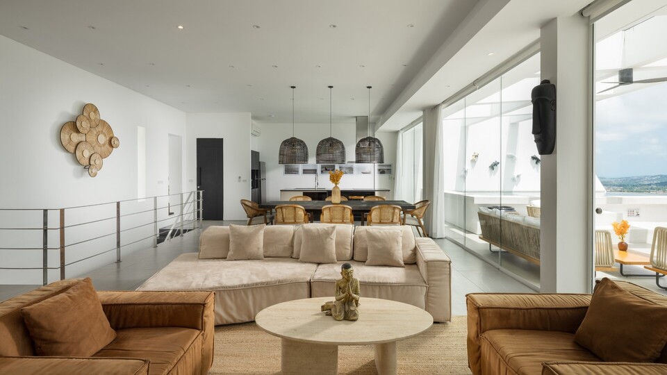 5 Star Golden Lotus Villas – Hilltop Luxury