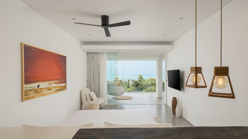 Golden Lotus - The Flourish Villa - Relaxing bedroom 1 with fantastic views