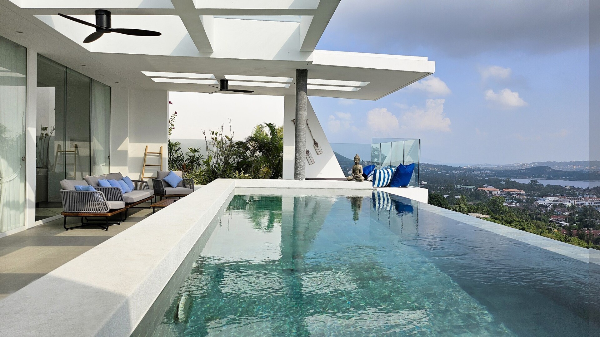 Golden Lotus - The Tranquil Villa - Terrace and pool area 2