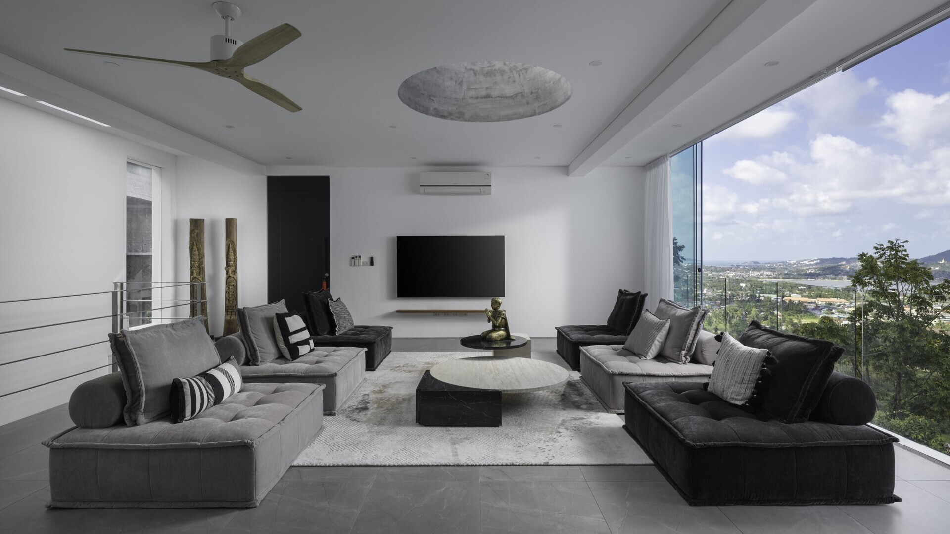 Golden Lotus - Villa Vie - Bedroom with spectacular views