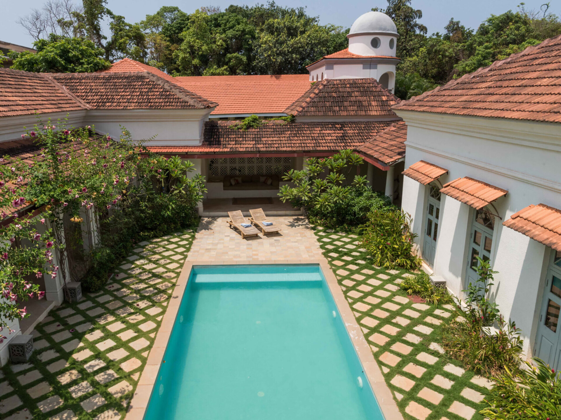 Pool top view<br />