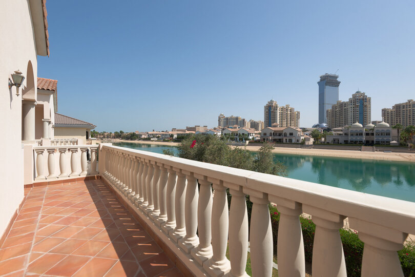 5 Star Villa Dynasty – A Palatial Coastal Retreat