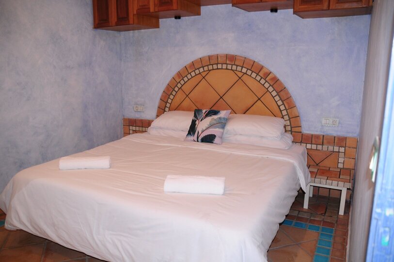 Relaxing Getaway in Canarias - 5 BR Villa, Canarias Villa 1046