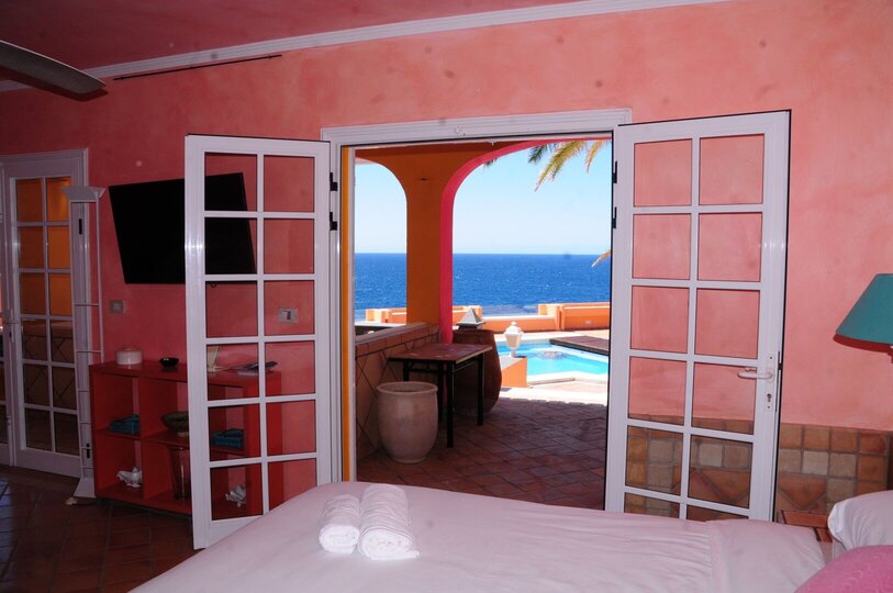 Relaxing Getaway in Canarias - 5 BR Villa, Canarias Villa 1046