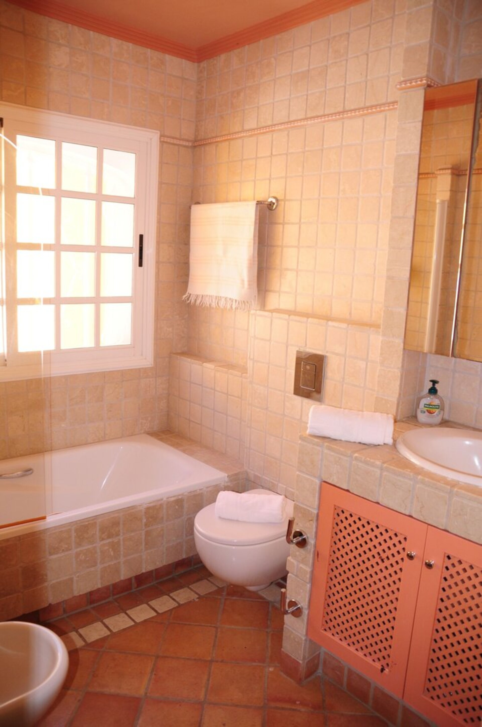 Relaxing Getaway in Canarias - 5 BR Villa, Canarias Villa 1046
