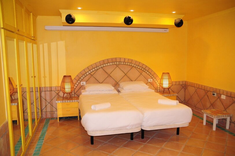 Relaxing Getaway in Canarias - 5 BR Villa, Canarias Villa 1046