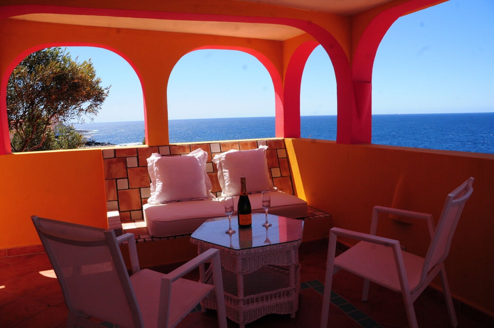 Relaxing Getaway in Canarias - 5 BR Villa, Canarias Villa 1046