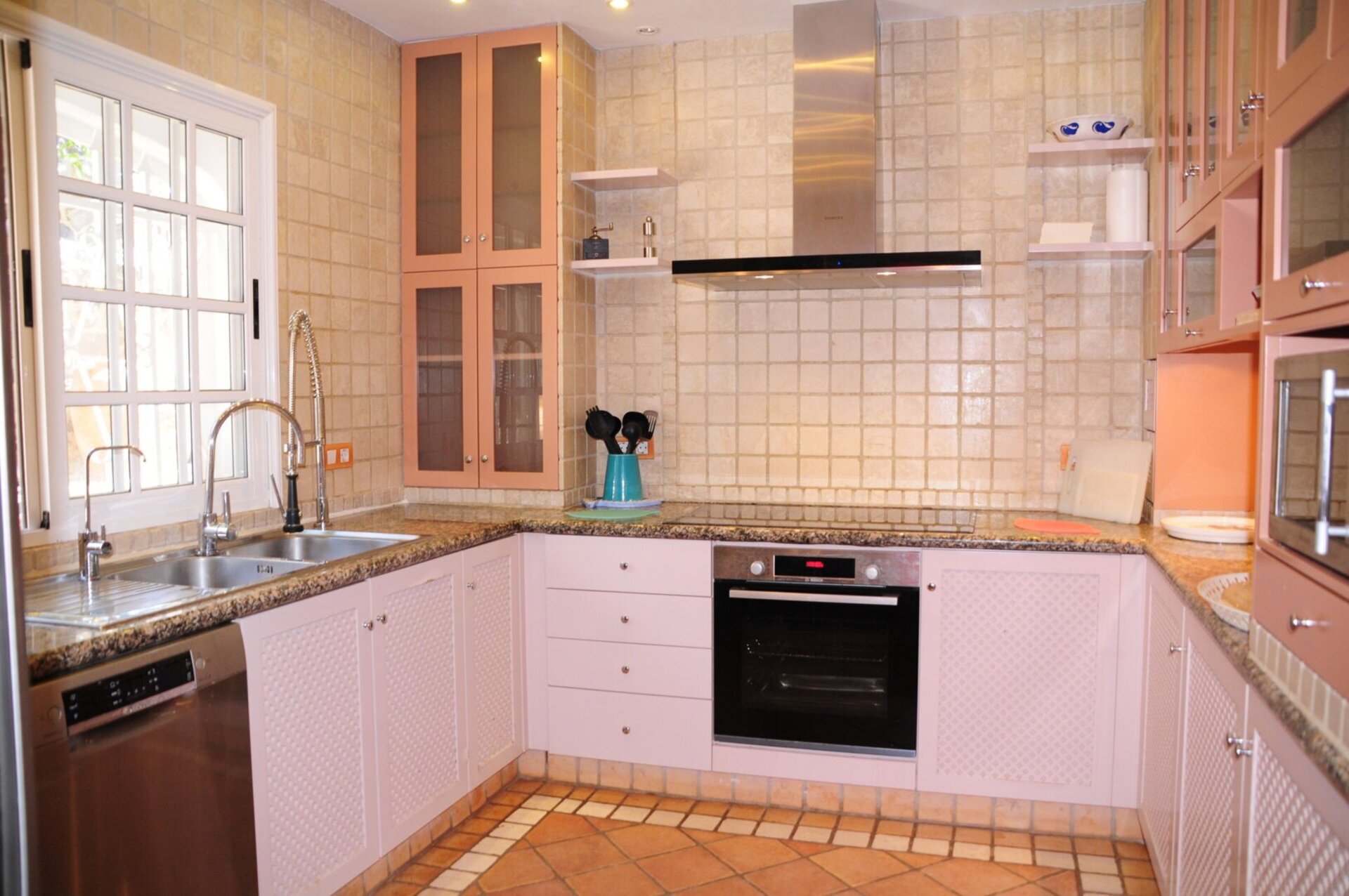 Relaxing Getaway in Canarias - 5 BR Villa, Canarias Villa 1046