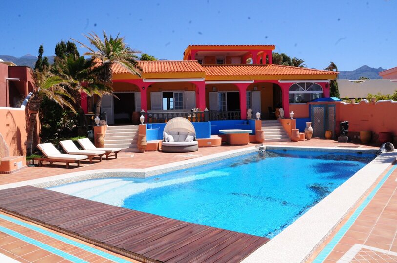 Relaxing Getaway in Canarias - 5 BR Villa, Canarias Villa 1046