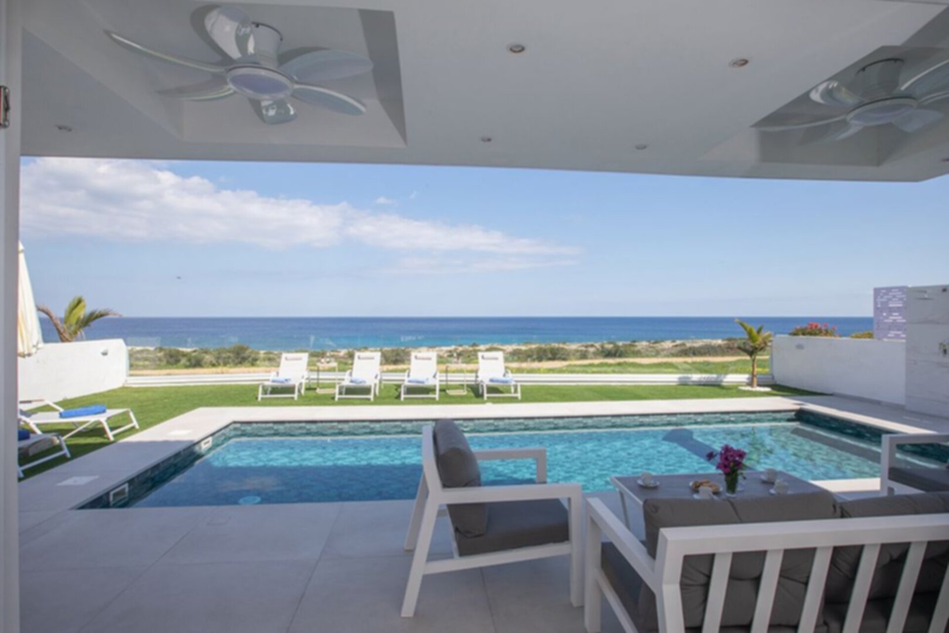 Contemporary Villa with Jacuzzi and BBQ Area, Protaras Villa 1027