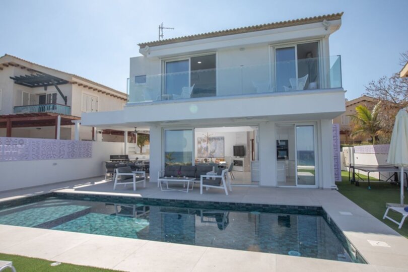 Contemporary Villa with Jacuzzi and BBQ Area, Protaras Villa 1027