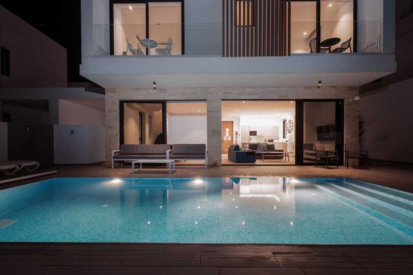 Luxury Coastal Escape | Villa 1033