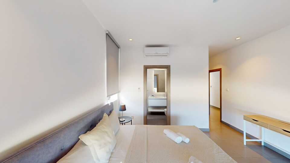 Luxury Coastal Escape | Villa 1033