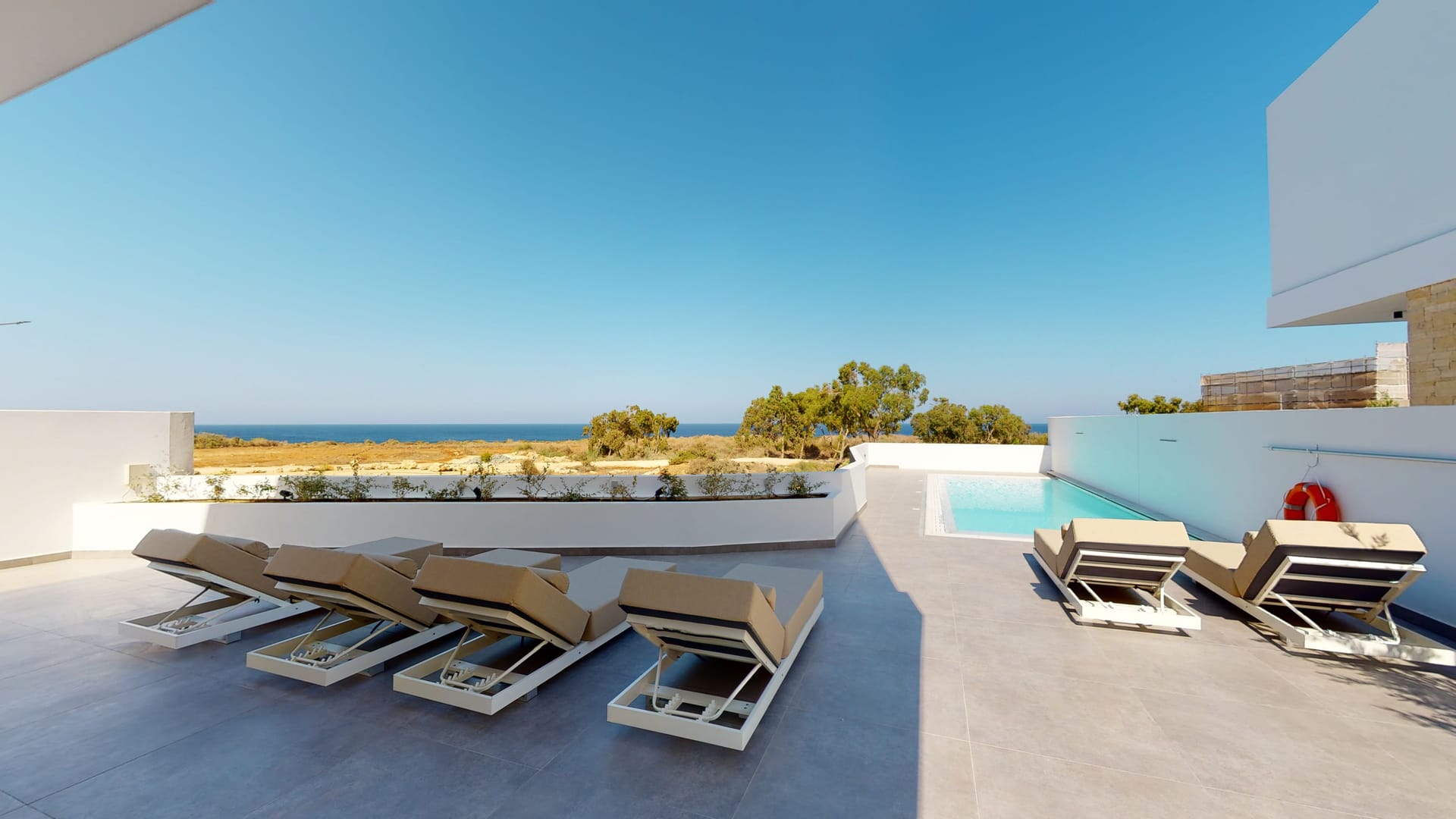 Luxury by the Sea | Villa 1038
