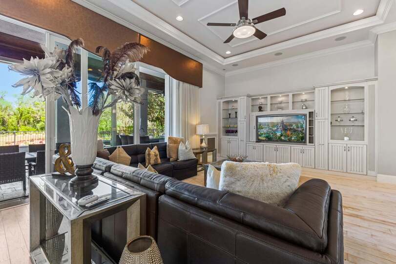 Luxurious 5-Bedroom Villa Retreat in Reunion, Orlando Villa 6338