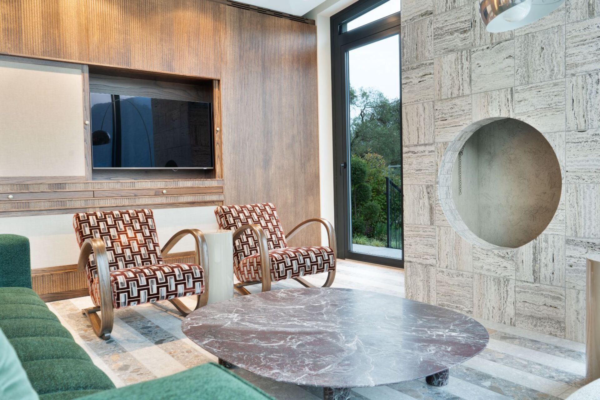 Luxurious 4 Bedroom Villa with Stunning Views in Lombardy