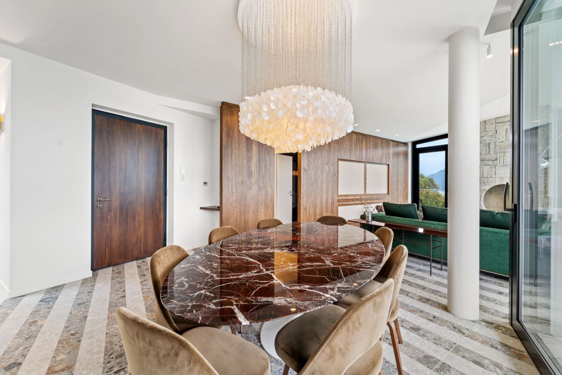 Luxurious 4 Bedroom Villa with Stunning Views in Lombardy