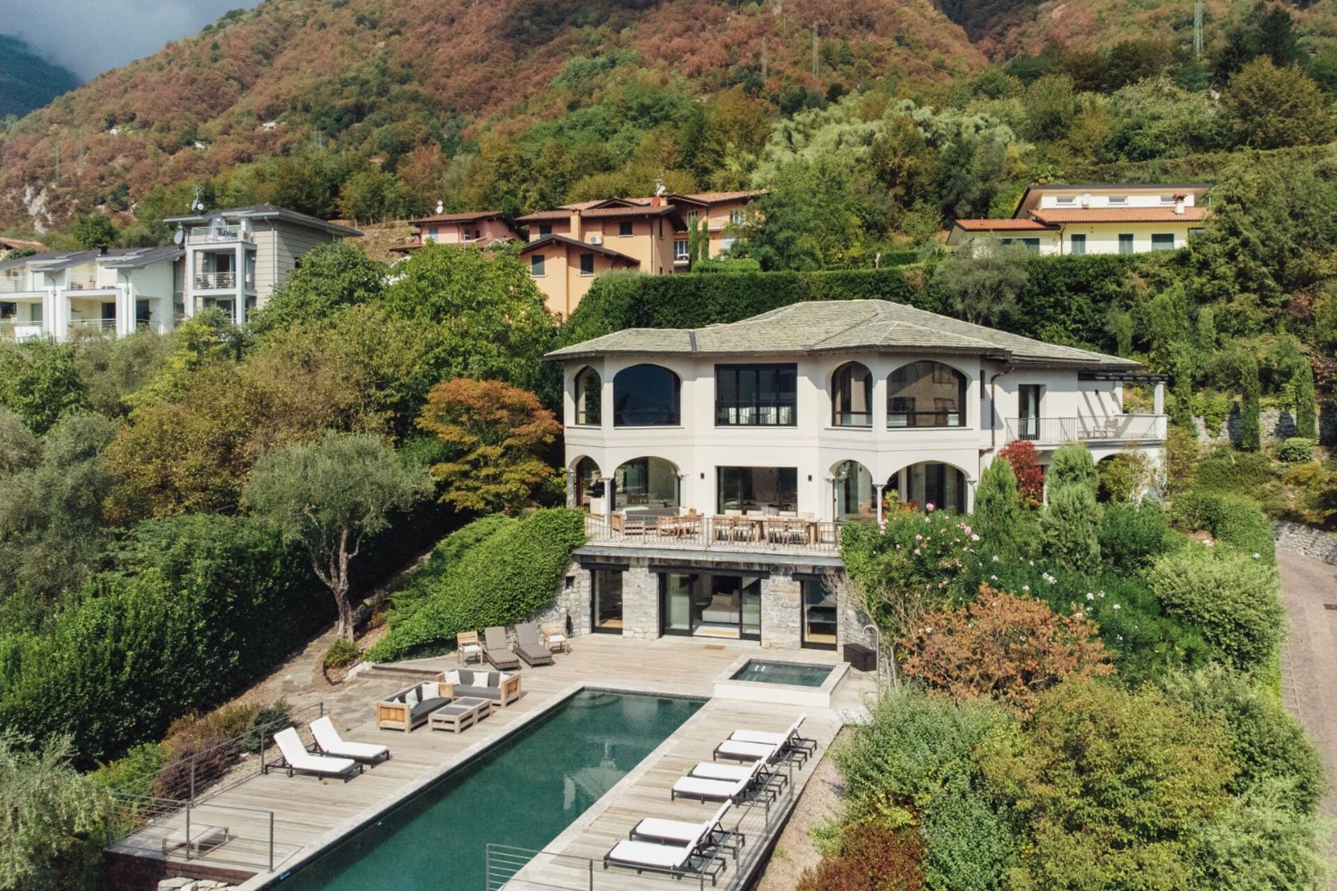 Luxurious Sanctuary Overlooking Lake Como