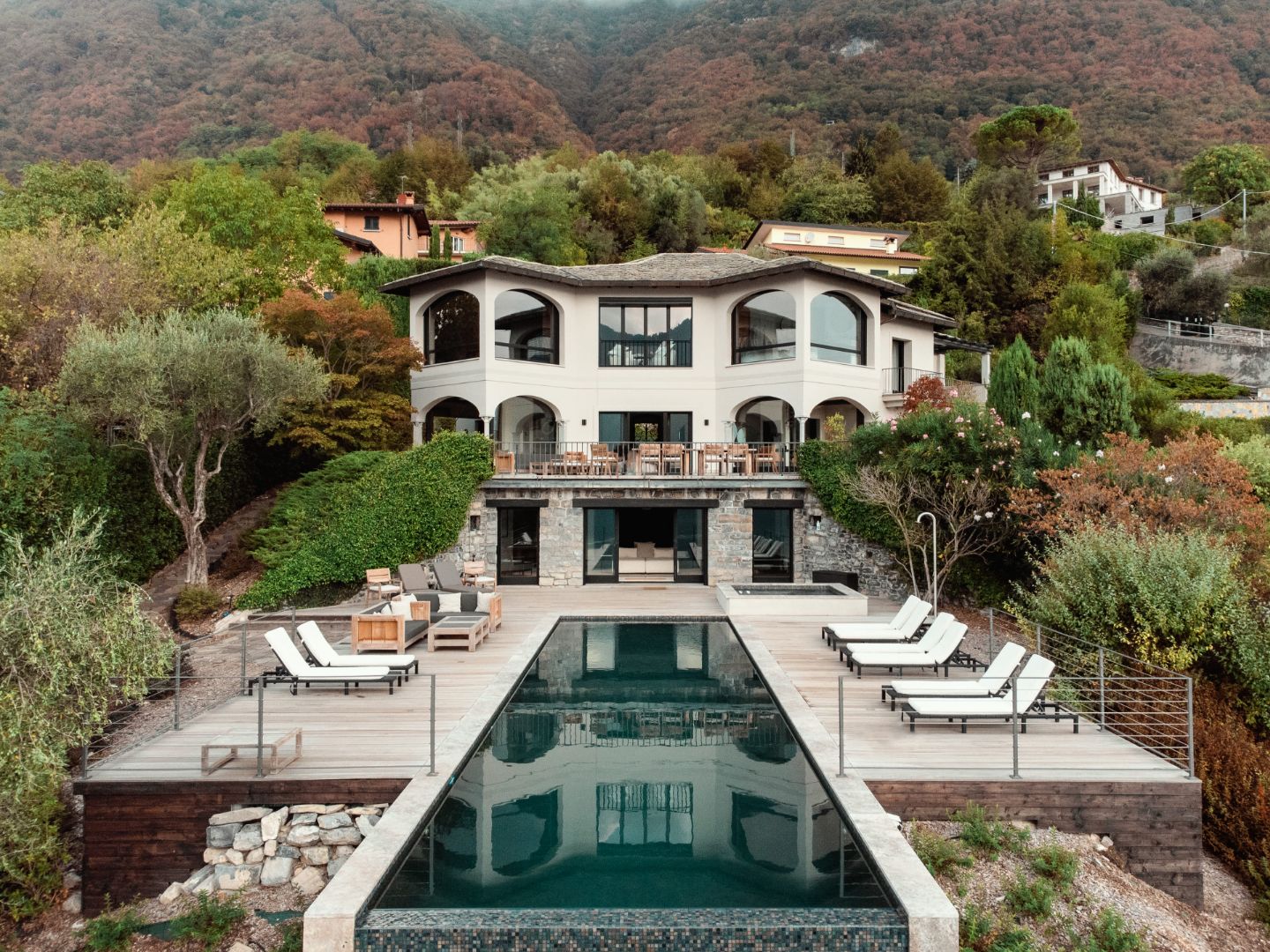 Luxurious Sanctuary Overlooking Lake Como