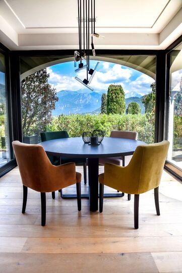 Luxurious Sanctuary Overlooking Lake Como