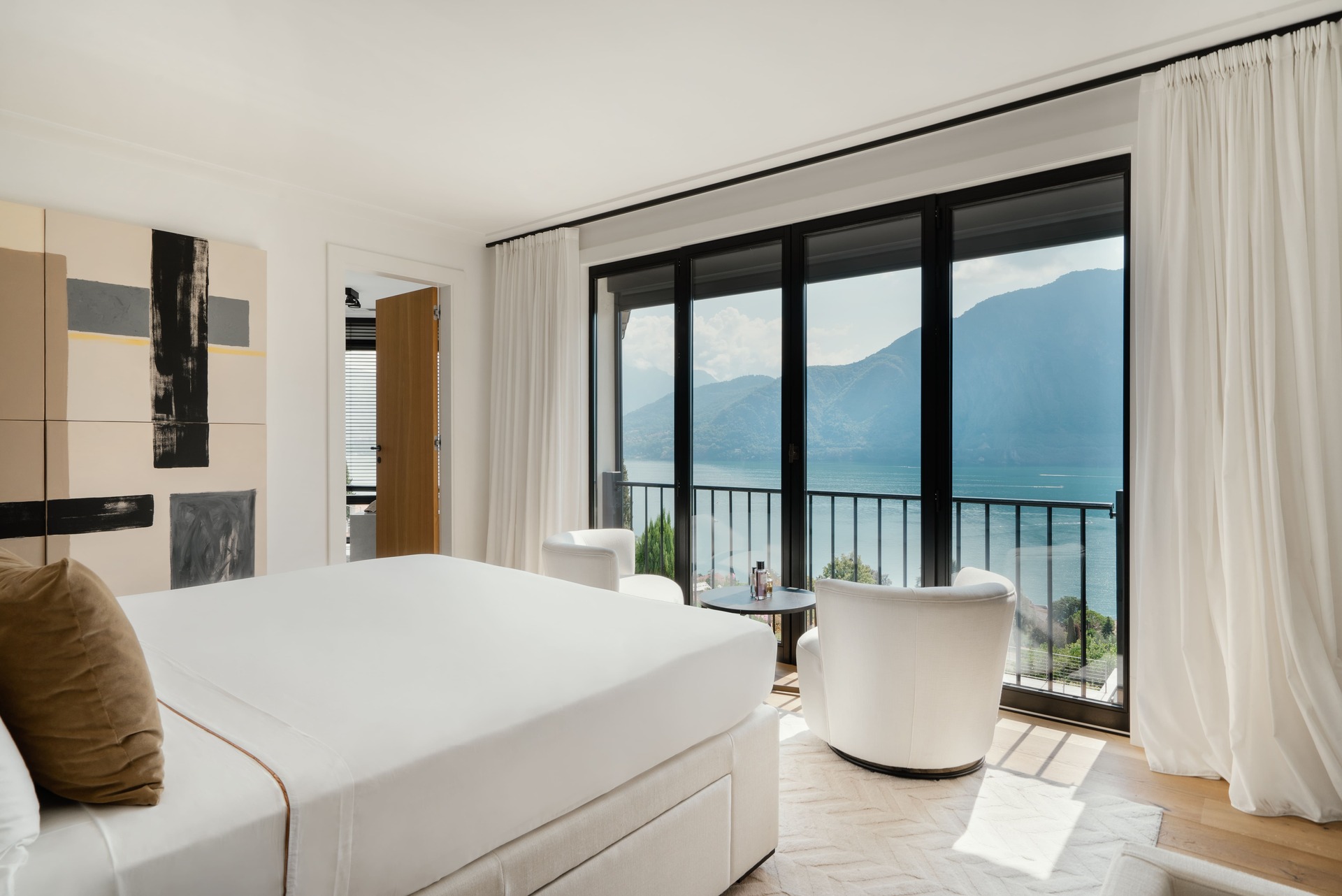 Luxurious Sanctuary Overlooking Lake Como