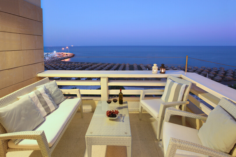 5 Star Mackenzie Beachfront Suite – Luxury Living by the Sea