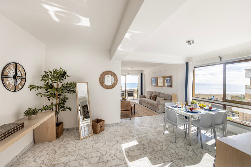 5 Star Mackenzie Beachfront Suite – Luxury Living by the Sea