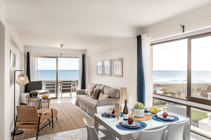 5 Star Mackenzie Beachfront Suite – Luxury Living by the Sea, Larnaka, Cyprus