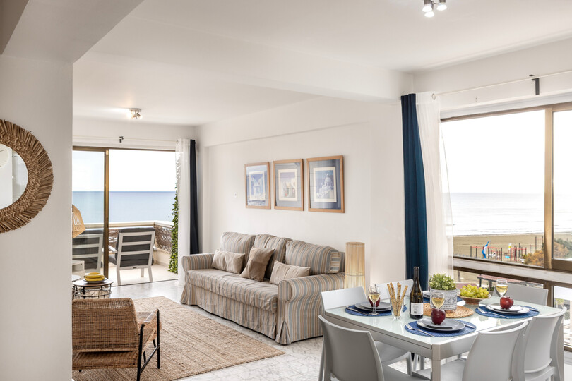 5 Star Mackenzie Beachfront Suite – Luxury Living by the Sea