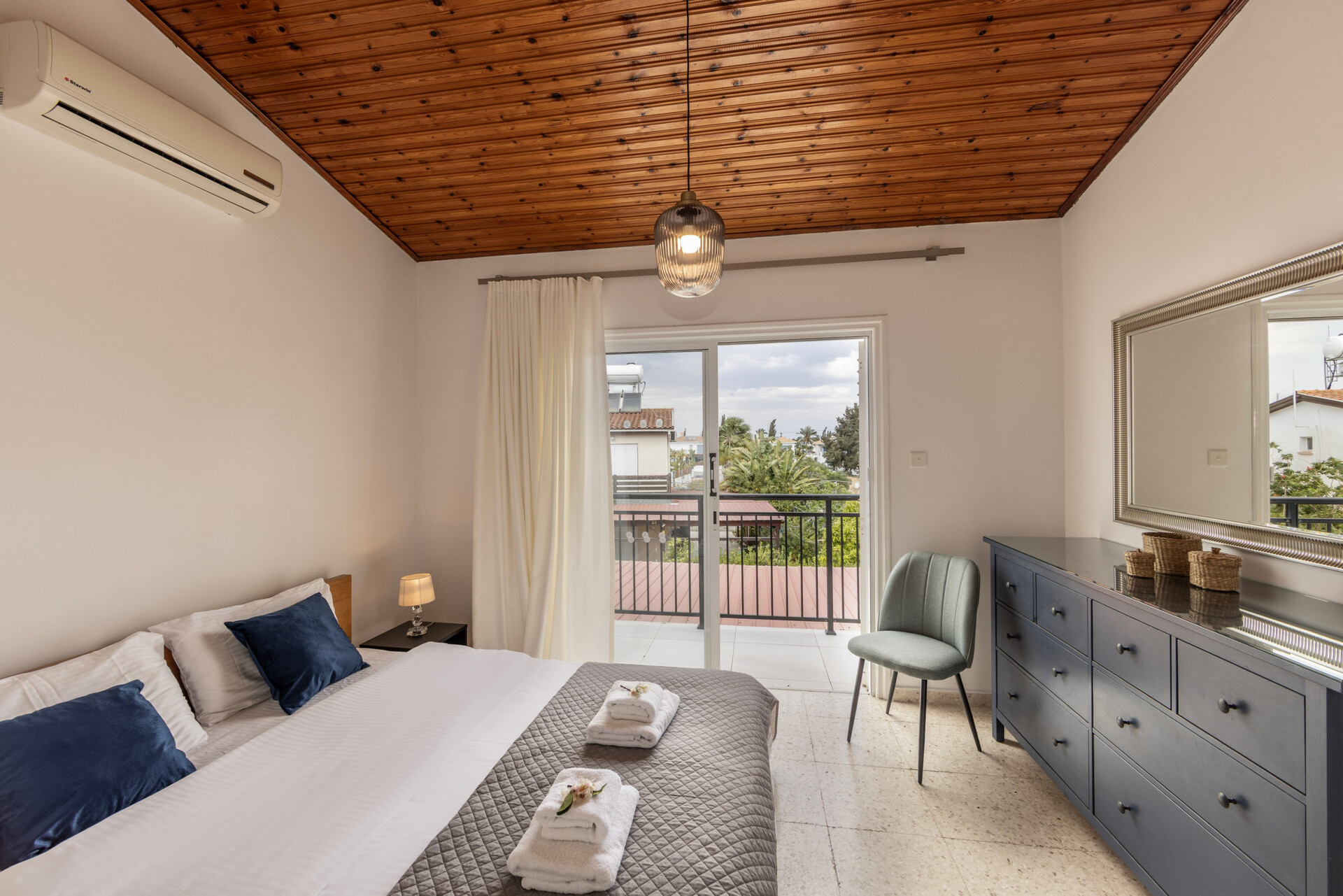 5 Star Marina Seaside Villa – Luxury Seaside Stay in Larnaca
