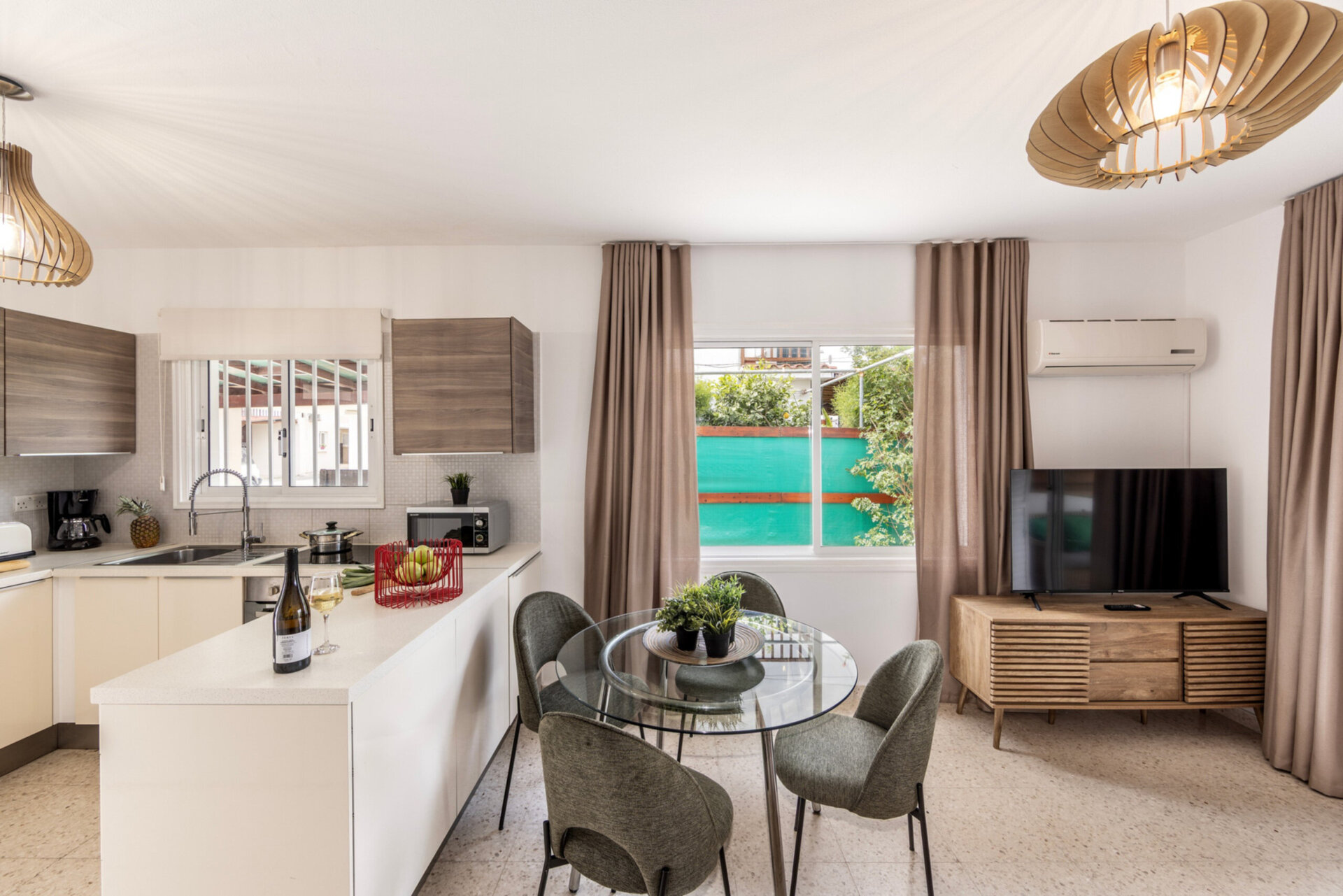 5 Star Marina Seaside Villa – Luxury Seaside Stay in Larnaca
