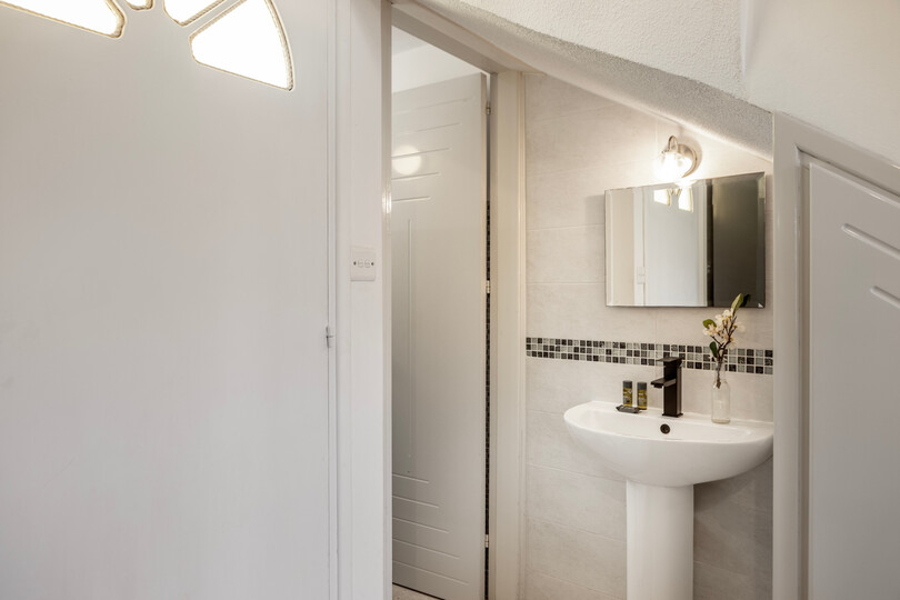 5 Star Marina Seaside Villa – Contemporary Coastal Comfort