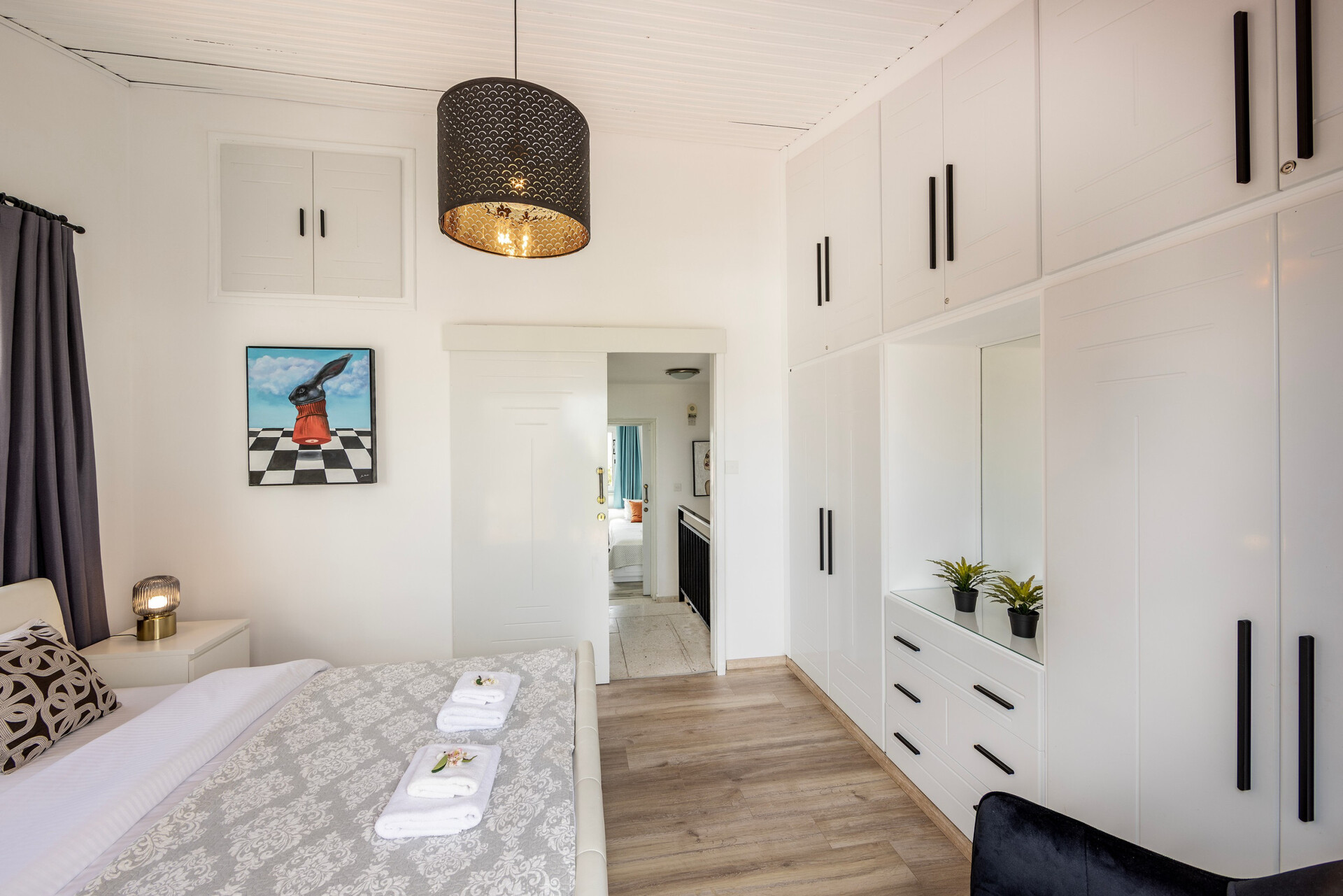 5 Star Marina Seaside Villa – Contemporary Coastal Comfort
