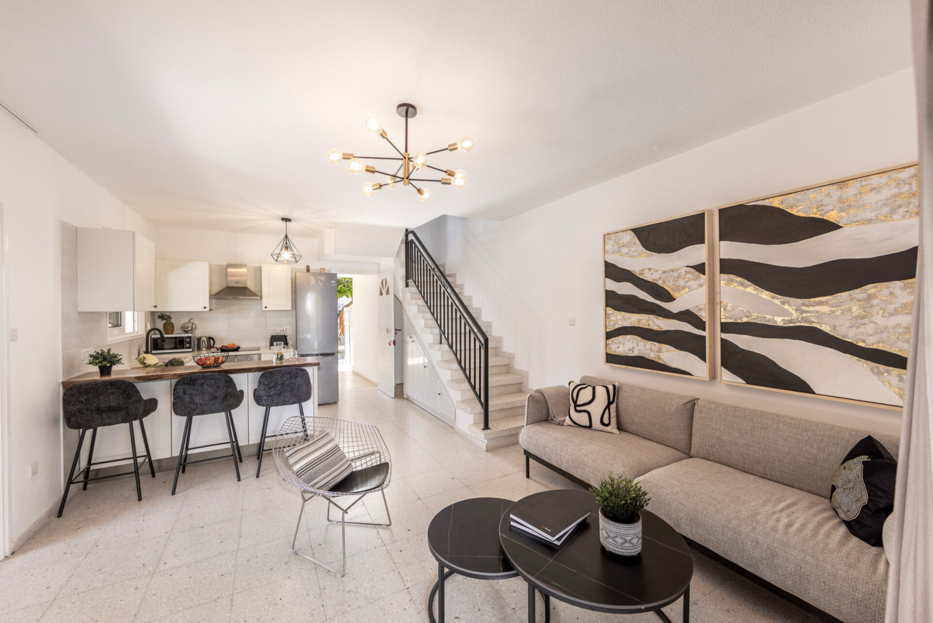 5 Star Marina Seaside Villa – Contemporary Coastal Comfort