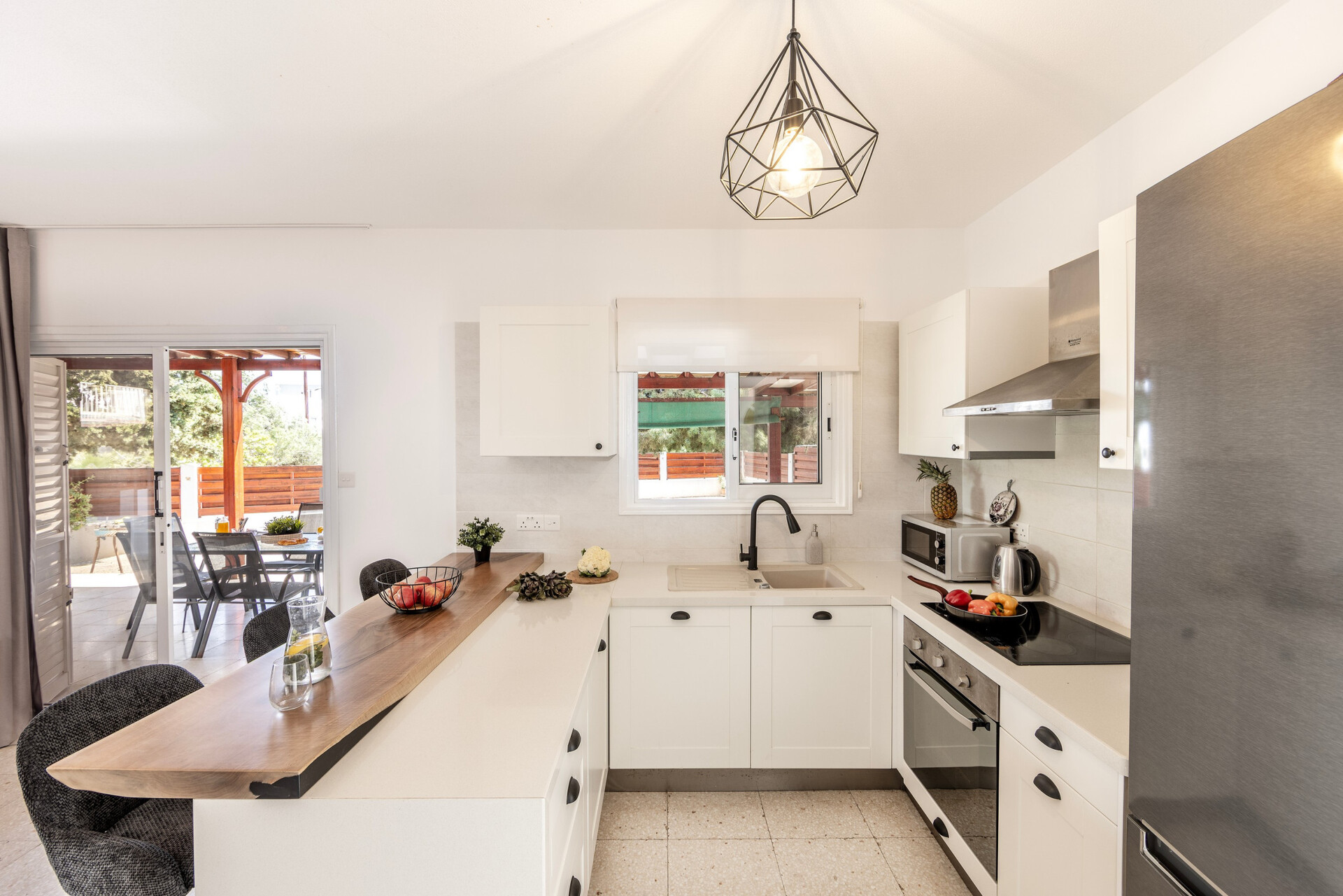 5 Star Marina Seaside Villa – Contemporary Coastal Comfort