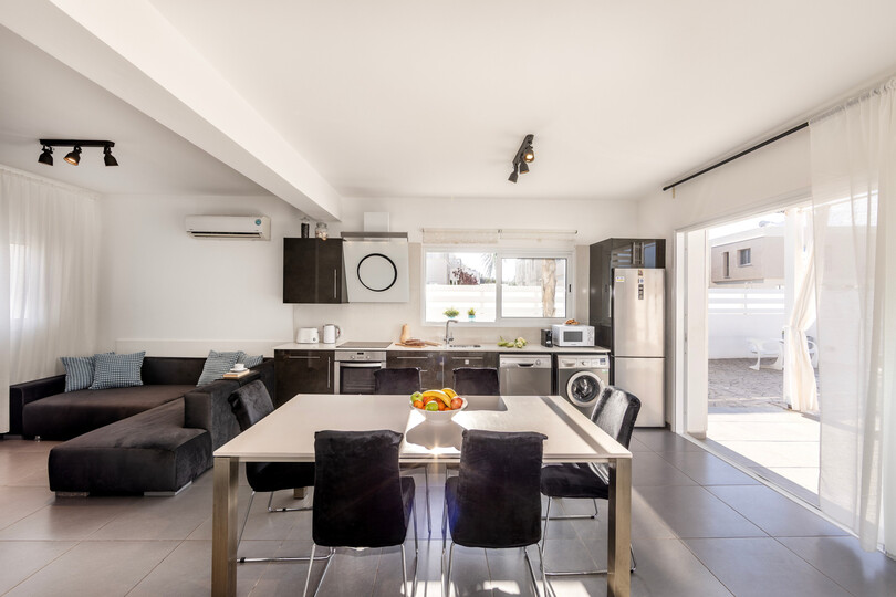 5 Star Alina Villa – Stylish Coastal Escape in Protaras