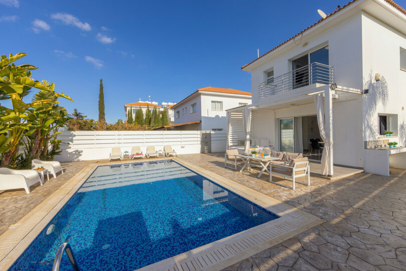 5 Star Alina Villa – Stylish Coastal Escape in Protaras