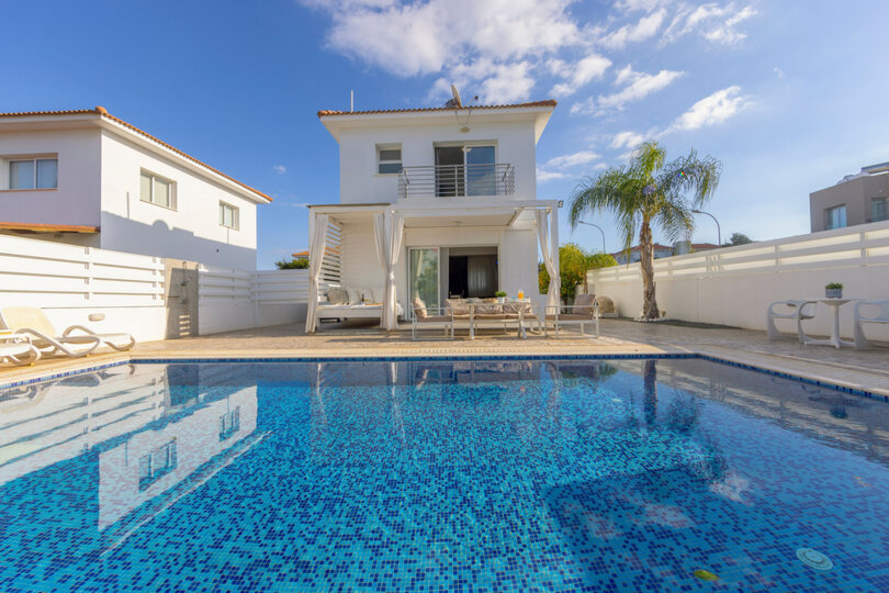 5 Star Alina Villa – Stylish Coastal Escape in Protaras