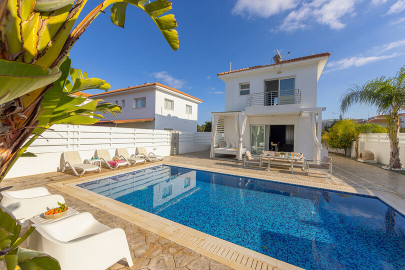 5 Star Alina Villa – Stylish Coastal Escape in Protaras